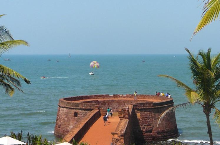 Lui Beach Resort Candolim Kültér fotó