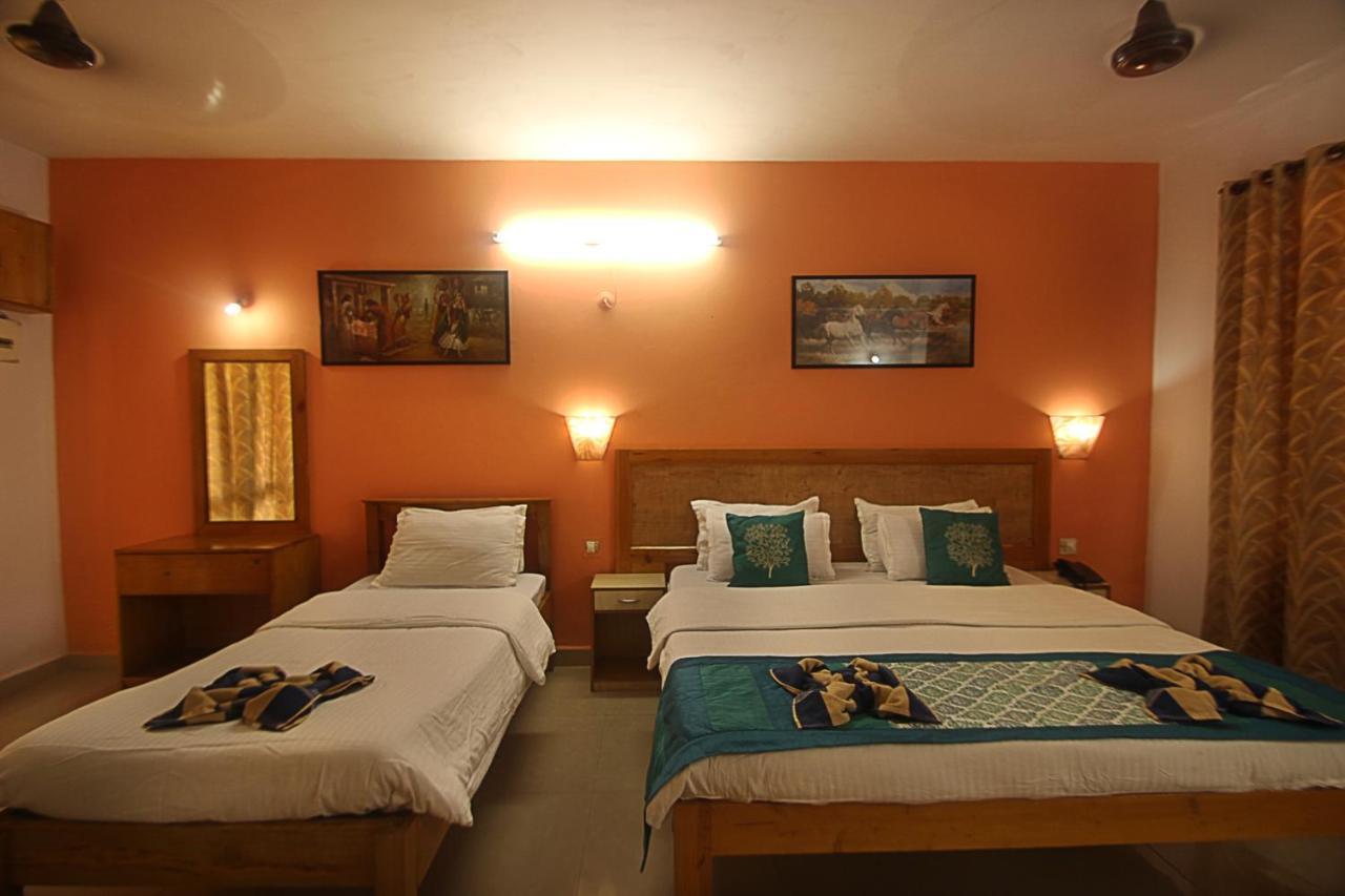 Lui Beach Resort Candolim Kültér fotó